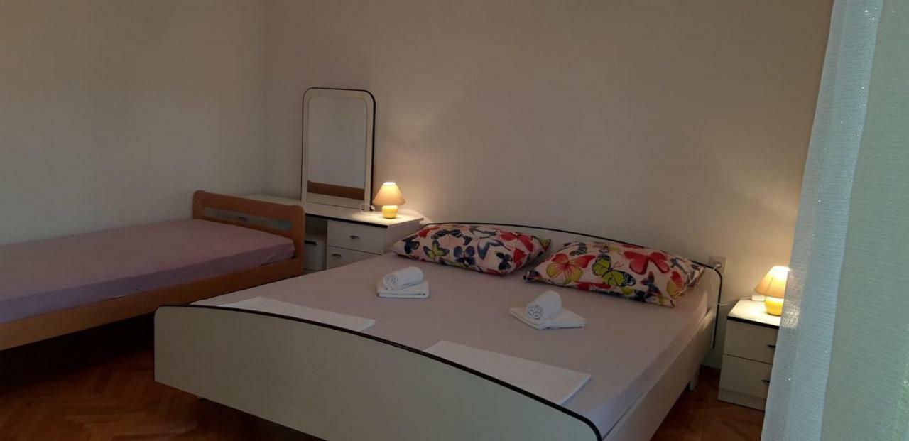 Apartment Ana Skale *